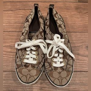 Coach Logo “Suzzy” Low Top Sneakers Size 10